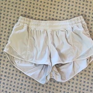 Hotty hot low rise 2.5in lulu short